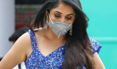 மாடர்ன் டிரெஸில் கலக்கும் ரம்யா கிருஷ்ணன்