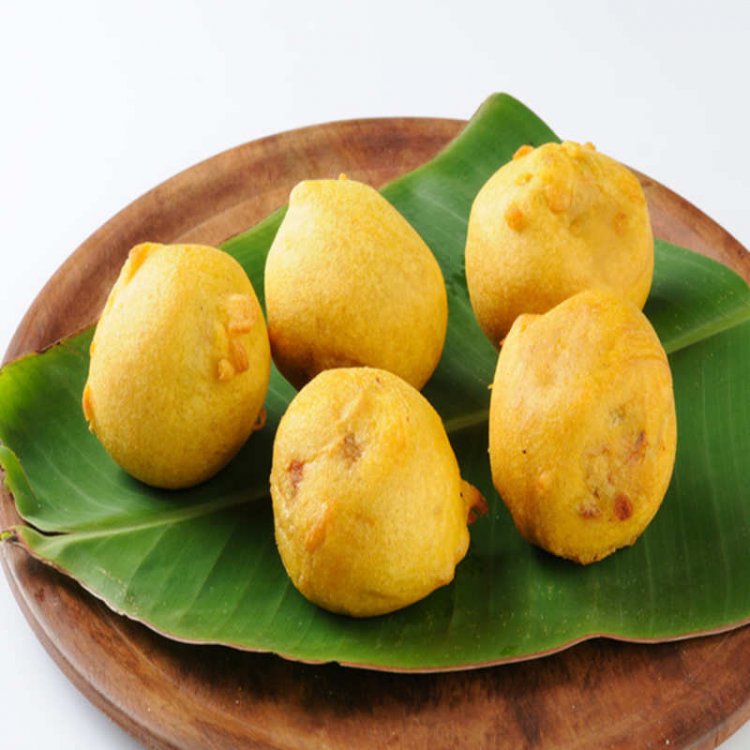 சுவையான  உருளைக்கிழங்கு போண்டா செய்வது எப்படி?