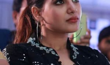 படங்களில் கூட இல்லாத அளவுக்கு கவர்ச்சி போஸ் கொடுத்துள்ள நடிகை சமந்தா.