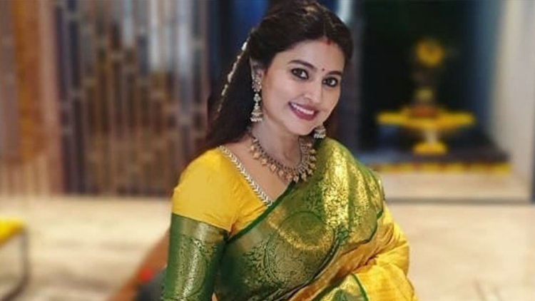 நடிகை சினேகா பெற்ற 4 விருதுகள்