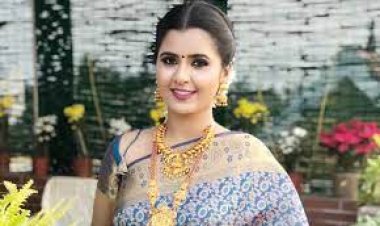 வயிற்றில் குழந்தையுடன் தண்ணீருக்கு அடியில் நடிகை நடத்திய போட்டோஷூட் .